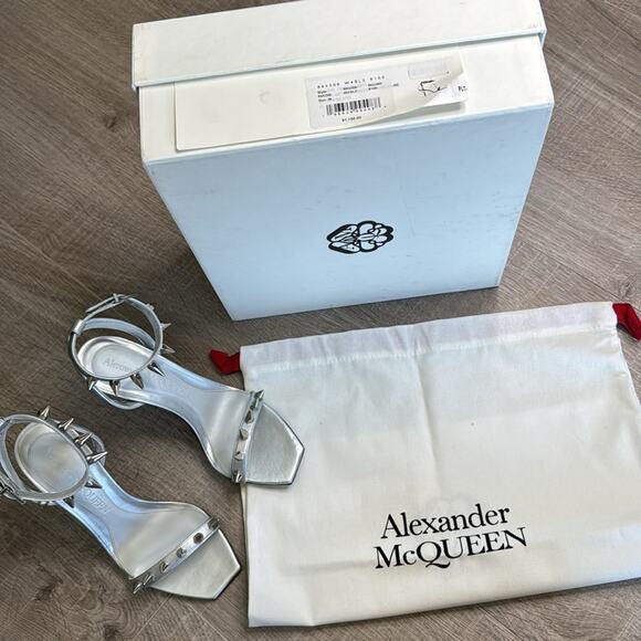 NIB ALEXANDER MCQUEEN Women’s Silver Punk Stud Metallic Ankle-Strap Sandals - Picture 13 of 15